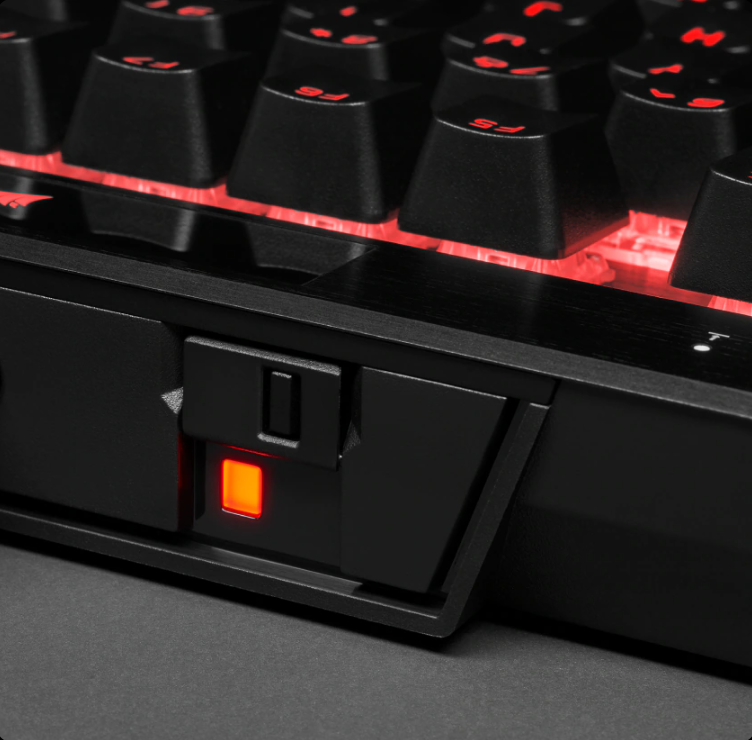 Bàn phím Corsair K70 TKL RGB Champion (USB/Red sw) có thể chuyển chế độ dễ dàng